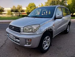 Gris / plata Usado 2002 Toyota RAV4 Luna SUV | 7490 € (Precio justo)