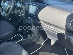 Negro Usado 2017 Toyota Yaris Hybrid Advance Berlina | 11.500 € (Precio justo)