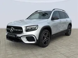 Plata iridio Usado 2024 Mercedes GLB200 SUV | 52.900 €