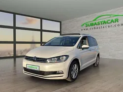Blanco Usado 2021 VW Touran Advance Monovolumen | 18.554 €