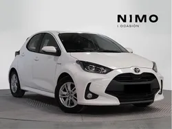 Blanco Usado 2021 Toyota Yaris Hybrid Active Berlina | 20.490 € (Precio justo)