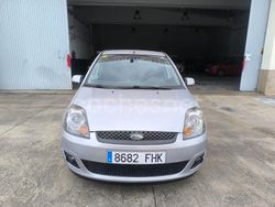 Gris / plata Usado 2007 Ford Fiesta Futura Utilitario | 3999 € (Un poco caro)