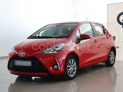 Granate Usado 2017 Toyota Yaris Hybrid Advance Berlina | 14.900 € (Precio justo)