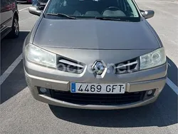 Gris / plata Usado 2008 Renault Mégane III Dynamique Berlina | 7200 € (Precio justo)