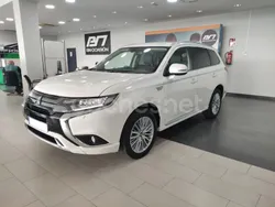 Blanco Usado 2019 Mitsubishi Outlander P-HEV SUV | 19.900 € (Precio justo)