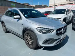 Gris / plata Usado 2020 Mercedes GLA250 SUV | 32.890 € (Precio justo)