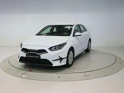Blanco Usado 2023 Kia Ceed Utilitario | 17.575 € (Precio justo)