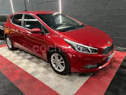 Granate Usado 2014 Kia Ceed GT Berlina | 8990 € (Caro)
