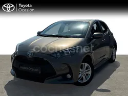 Verde Usado 2024 Toyota Yaris Berlina | 18.990 € (Precio justo)