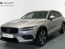 Gris / plata Usado 2024 Volvo V60 CC Ultimate Familiar | 54.900 €
