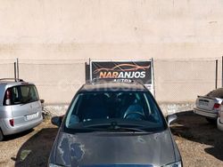 Gris / plata Usado 2006 Lancia Phedra Monovolumen | 4500 €