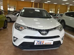 Blanco Usado 2017 Toyota RAV4 Business Edition SUV | 19.900 € (Precio justo)