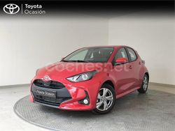 Rojo Usado 2024 Toyota Yaris Hybrid Active Berlina | 21.500 € (Precio justo)