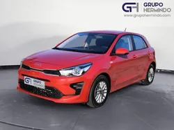 Rojo Usado 2023 Kia Rio | 14.500 € (Precio justo)