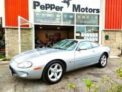 Gris / plata Usado 2000 Jaguar XK8 Coupe | 12.200 € (Precio justo)