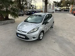 Gris / plata Usado 2010 Ford Fiesta Titanium Utilitario | 4490 € (Buen precio)