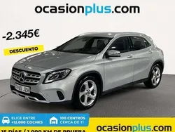 Plateado Usado 2017 Mercedes GLA200 Urban SUV | 25.800 € (Un poco caro)