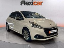 Blanco Usado 2017 Peugeot 208 Active Utilitario | 7990 € (Precio justo)