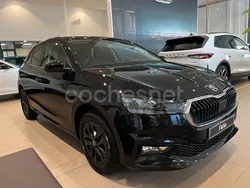 Negro Nuevo 2025 Skoda Fabia Selection Berlina | 22.900 € (Precio justo)