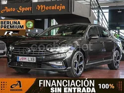 Gris / plata Usado 2022 VW Passat R-line Berlina | 23.900 € (Caro)