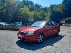 Rojo Usado 2005 Kia Cerato LX Berlina | 1399 €