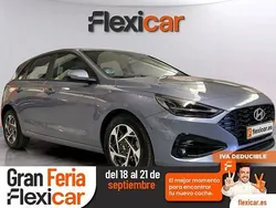 Gris / plata Usado 2024 Hyundai i30 Berlina | 20.490 € (Precio justo)