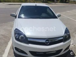 Blanco Usado 2006 Opel Astra Cabriolet Cosmo Descapotable | 4300 €