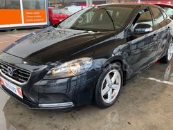 Negro Usado 2015 Volvo V40 Kinetic Familiar | 11.850 € (Un poco caro)