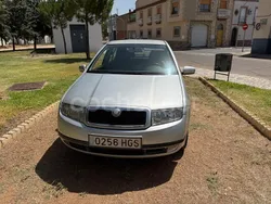 Gris / plata Usado 2001 Skoda Fabia Comfort Berlina | 1500 €