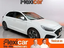 Blanco Usado 2024 Hyundai i30 Berlina | 21.490 € (Un poco caro)