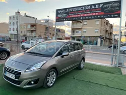 Beige Usado 2015 Peugeot 5008 Access Monovolumen | 7999 € (Precio justo)