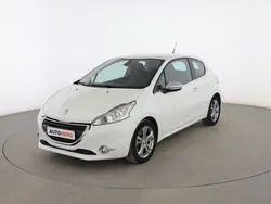 Blanco Usado 2015 Peugeot 208 Allure Utilitario | 8299 € (Precio justo)