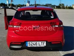 Rojo Usado 2021 Kia Rio Berlina | 10.500 € (Precio justo)