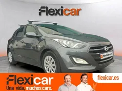 Gris / plata Usado 2017 Hyundai i30 Berlina | 12.490 € (Buen precio)