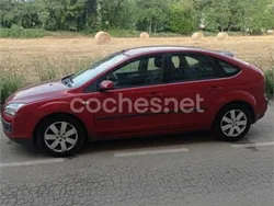 Granate Usado 2006 Ford Focus Trend Berlina | 2900 € (Precio justo)