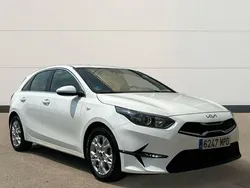 Blanco Usado 2024 Kia Ceed | 20.900 € (Un poco caro)