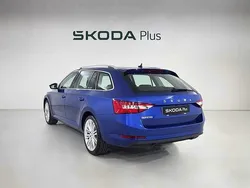 Azul Usado 2023 Skoda Superb Ambition Familiar | 32.300 € (Super precio)