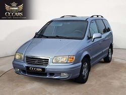 Gris Usado 2002 Hyundai Trajet GLS Monovolumen | 3990 €