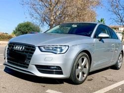 Gris / plata Usado 2014 Audi A3 Ambition Berlina | 10.400 € (Buen precio)