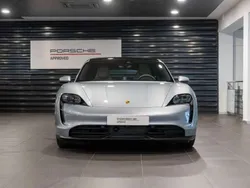 Plateado Usado 2023 Porsche Taycan Sport Turismo Berlina | 79.700 € (Un poco caro)
