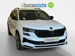 Blanco Nuevo 2025 Skoda Karoq SportLine SUV | 37.990 € (Caro)