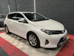 Blanco Usado 2014 Toyota Auris Live Berlina | 8490 € (Precio justo)