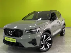 Verde Usado 2023 Volvo XC40 Plus SUV | 37.300 € (Un poco caro)