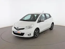 Blanco Usado 2013 Toyota Yaris Active Utilitario | 9599 € (Un poco caro)