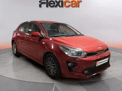 Rojo Usado 2019 Kia Rio Berlina | 10.990 € (Precio justo)