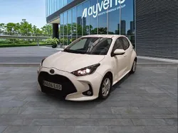 Blanco Usado 2021 Toyota Yaris Hybrid Business Edition | 18.200 € (Buen precio)