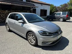 Gris / plata Usado 2019 VW Golf VII Advance Berlina | 17.000 € (Buen precio)