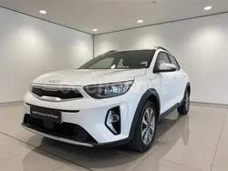 Blanco Usado 2023 Kia Stonic SUV | 17.490 € (Precio justo)