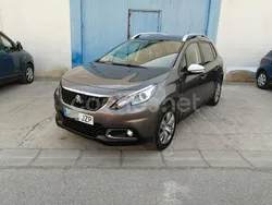Gris / plata Usado 2017 Peugeot 2008 Style SUV | 7600 € (Buen precio)
