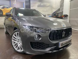 Gris / plata Usado 2018 Maserati Levante SUV | 55.900 € (Caro)
